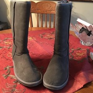 Steven Madden Grey Suede Boots